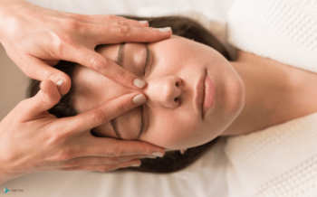 Facemodeling jako innowacyjny zabieg kosmetyczny – przewodnik dla początkujących